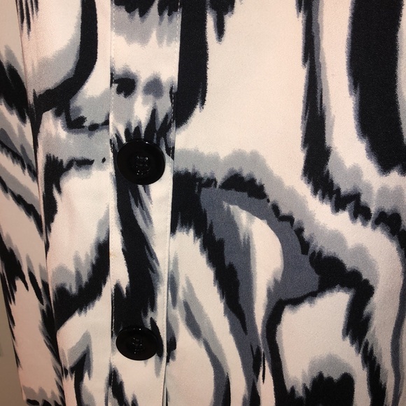 Gorgeous halter dress from Cache’ - Picture 4 of 8